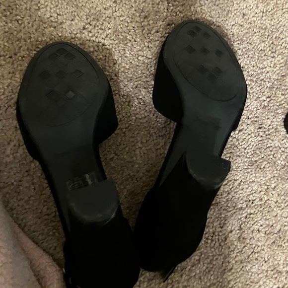 Elegant Black Ankle Strap Velvety Heels - Picture 2 of 3